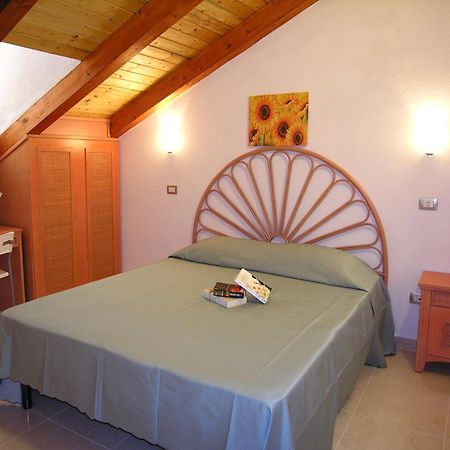 Hotel Resort Rocca Di Vadaro Capo Vaticano Chambre photo
