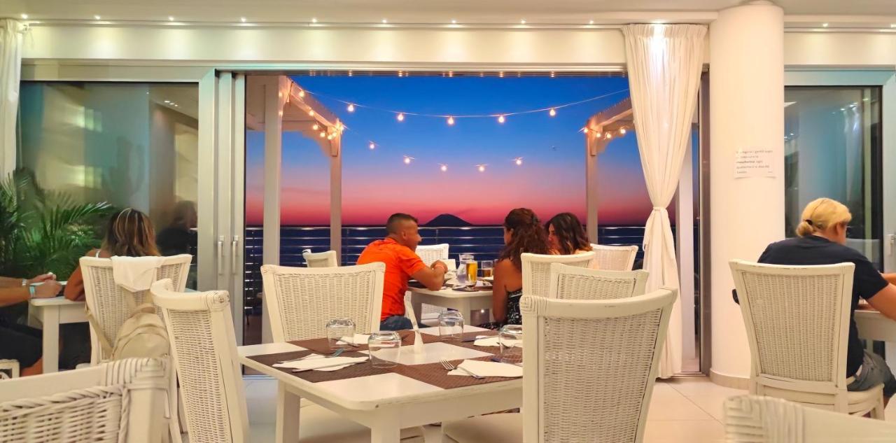 Hotel Resort Rocca Di Vadaro Capo Vaticano Extérieur photo