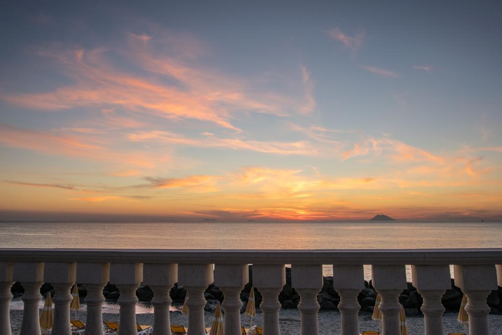 Hotel Resort Rocca Di Vadaro Capo Vaticano Extérieur photo