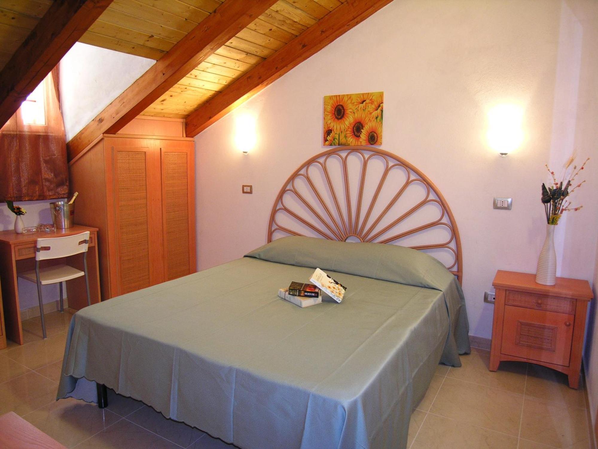 Hotel Resort Rocca Di Vadaro Capo Vaticano Chambre photo