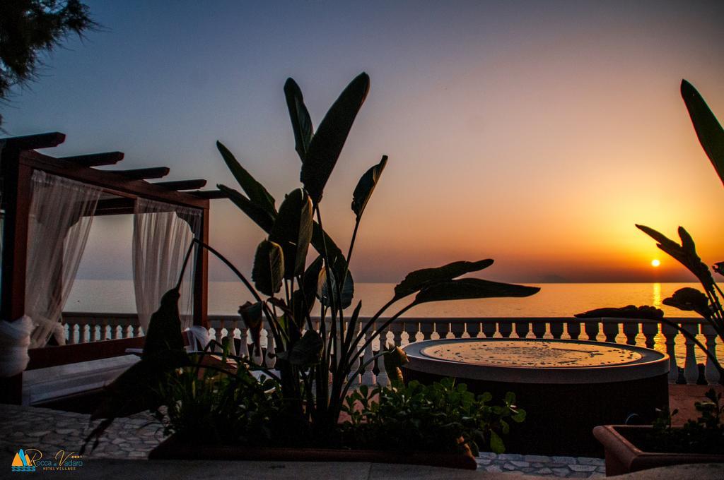 Hotel Resort Rocca Di Vadaro Capo Vaticano Extérieur photo