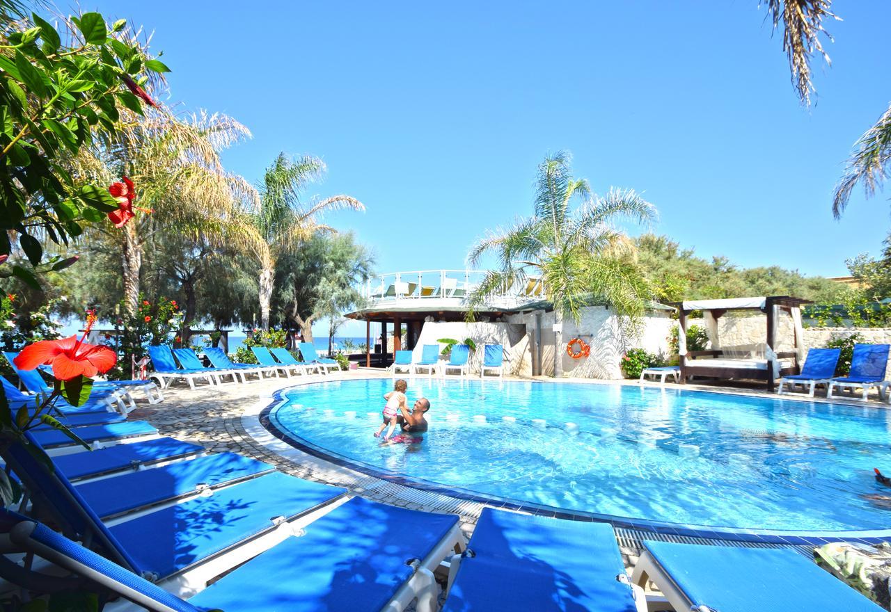 Hotel Resort Rocca Di Vadaro Capo Vaticano Extérieur photo